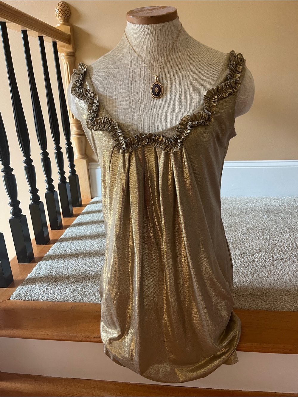 Tribute by Heni Neman gorgeous lame/ruffle trim sleeveless